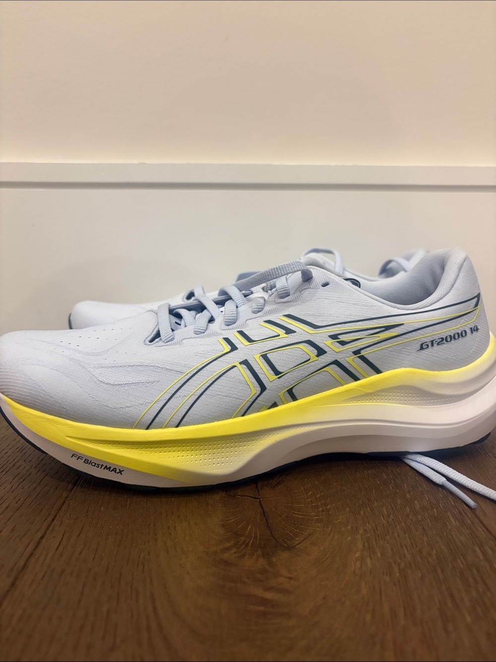 ASICS GT-2000 14 women’s Running Shoes - Light Blue & Yellow